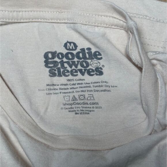 Goodie Two Sleeves Sushi Kawaii Graphic Tee Medium Beige Japanese Cute Shirt - Picture 2 of 2